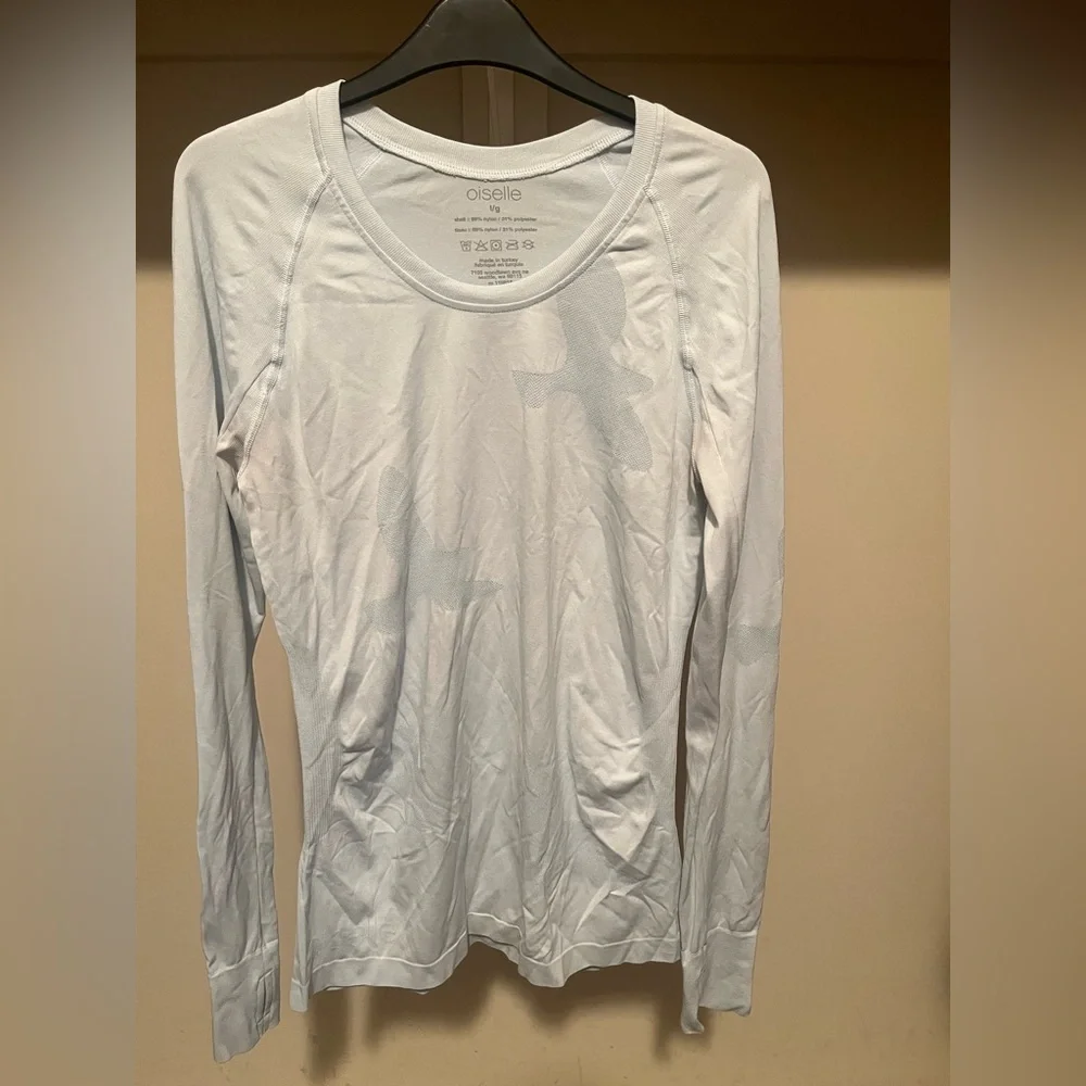 Oiselle Women's Soft Light Blue Long Sleeve Flyte - Picture 2 of 5